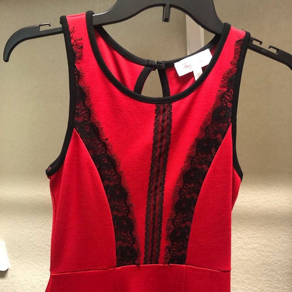 Red sleeveless dress